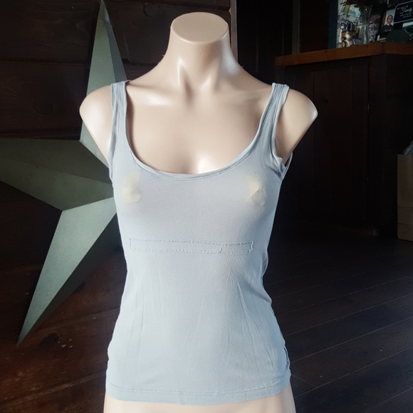 Solid color tank - Picture 1 of 2